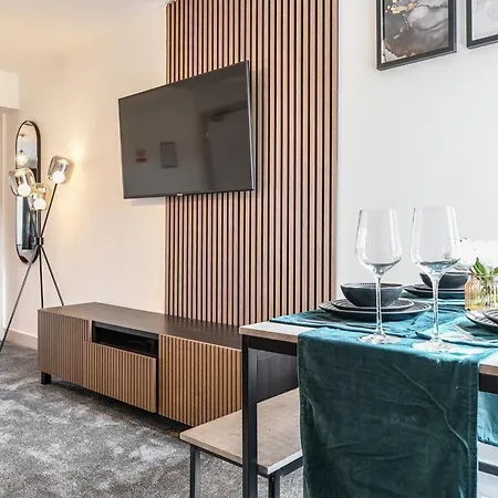 1 Bed Apartment Near Coop Live Etihad Stadium-2